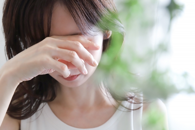 凹んだニキビ跡を改善する施術